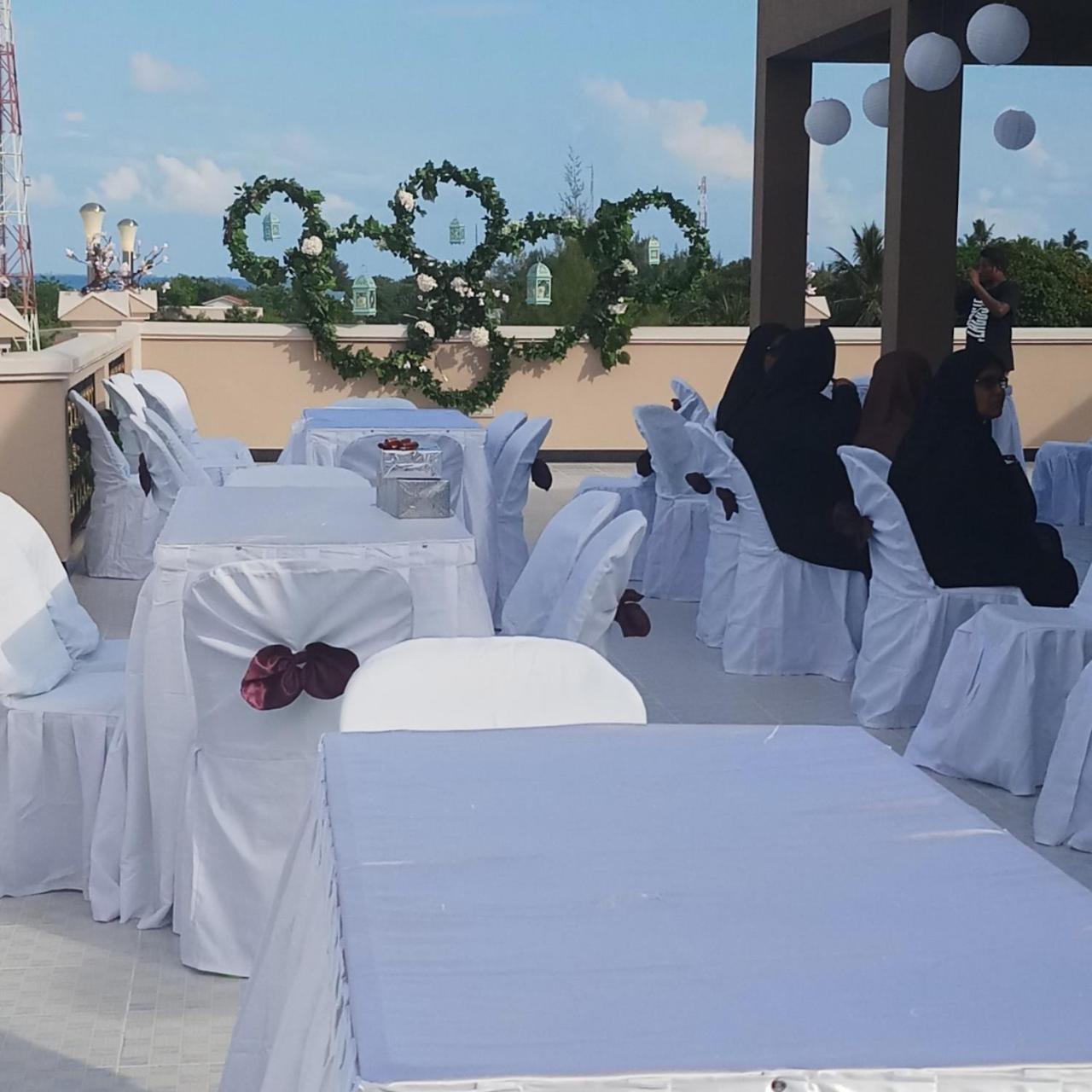 Hotel Abuharee Grand Addu City Zewnętrze zdjęcie