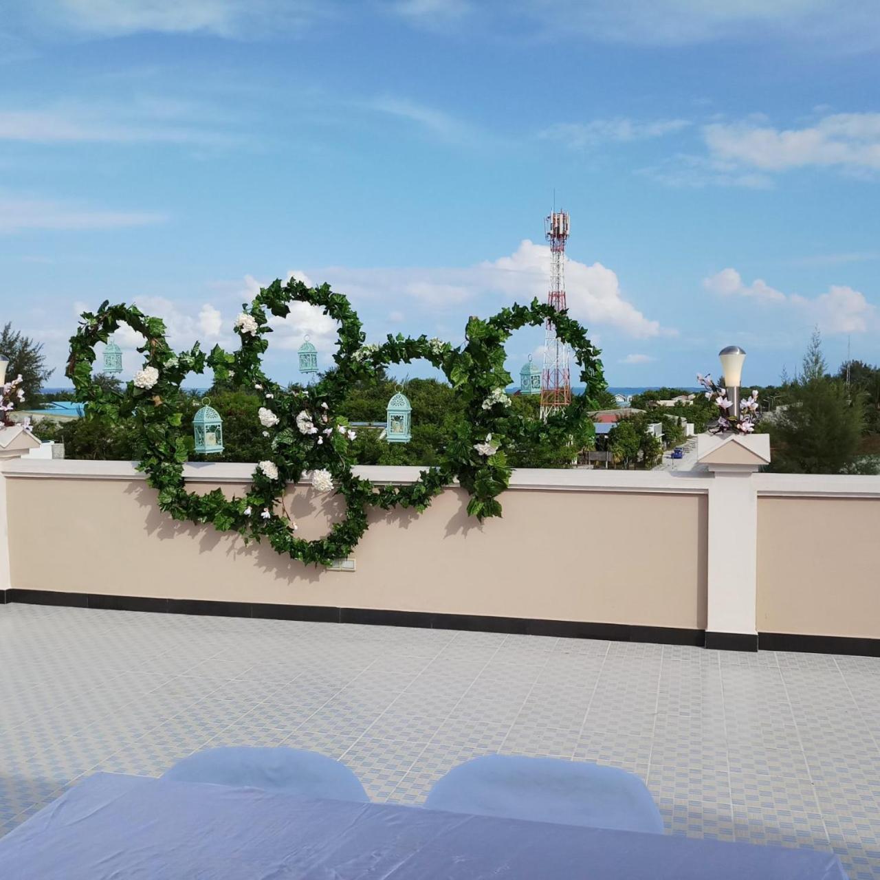 Hotel Abuharee Grand Addu City Zewnętrze zdjęcie