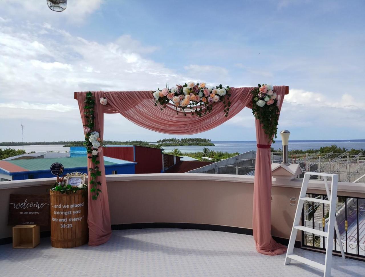 Hotel Abuharee Grand Addu City Zewnętrze zdjęcie