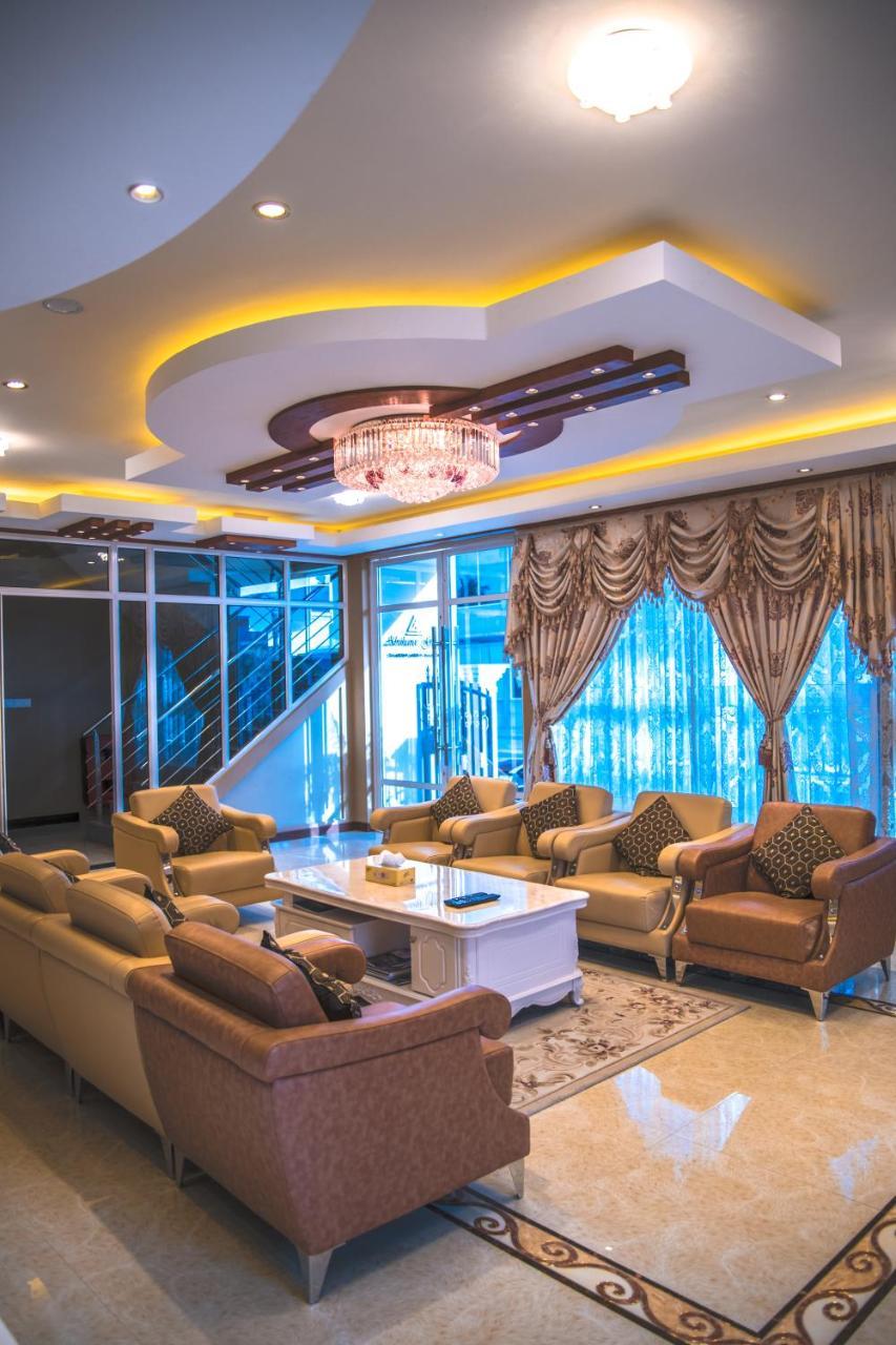 Hotel Abuharee Grand Addu City Zewnętrze zdjęcie