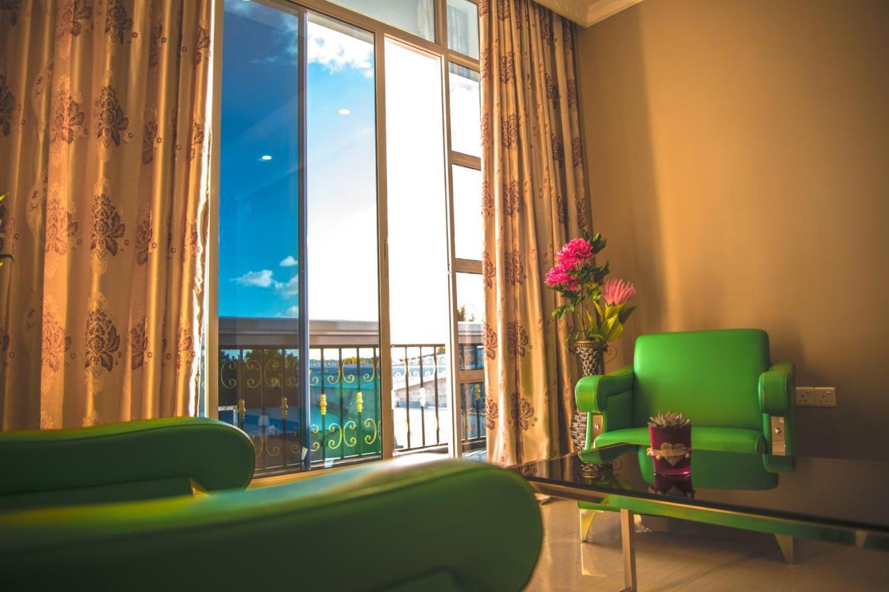 Hotel Abuharee Grand Addu City Zewnętrze zdjęcie