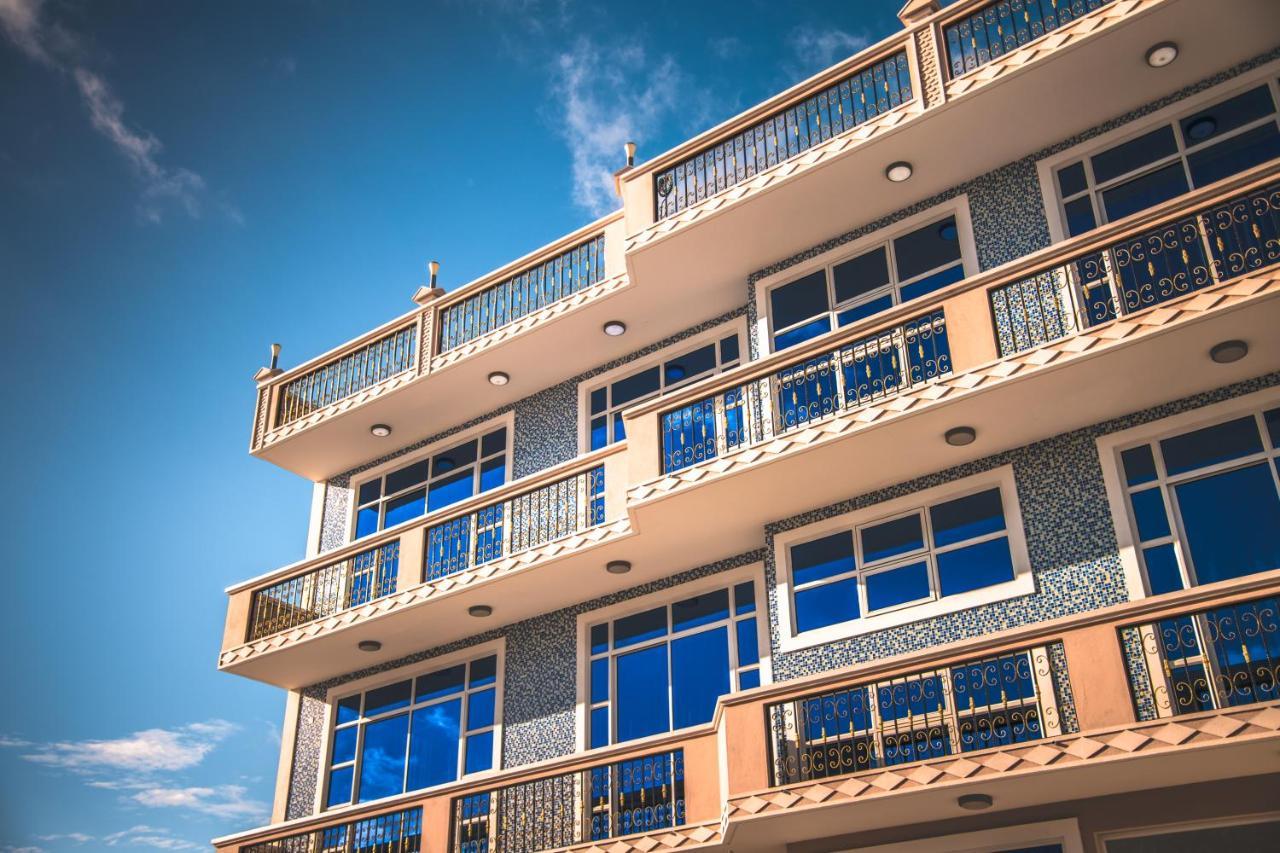 Hotel Abuharee Grand Addu City Zewnętrze zdjęcie